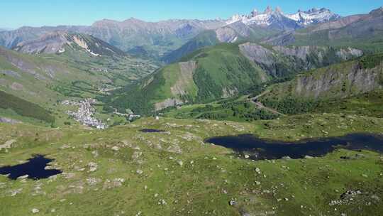 法国阿尔卑斯山的山湖Lac Potron和Lac Guichard-天线