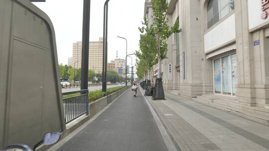 第一视角穿行杭州的马路，两侧绿化
