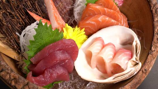精美的日本生鱼片料理