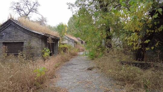 荒凉古街道荒废古建筑