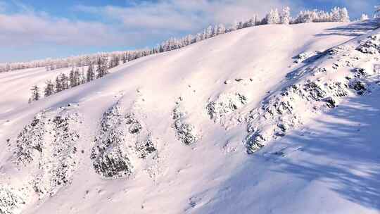 航拍新疆雪山美景