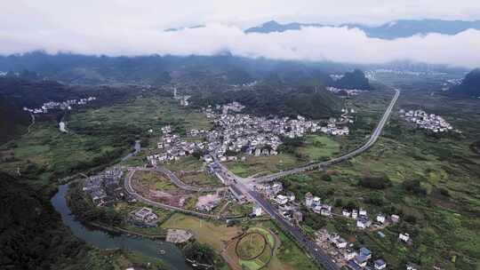 桂林山水烟雨漓江兴坪古镇航拍风光4K