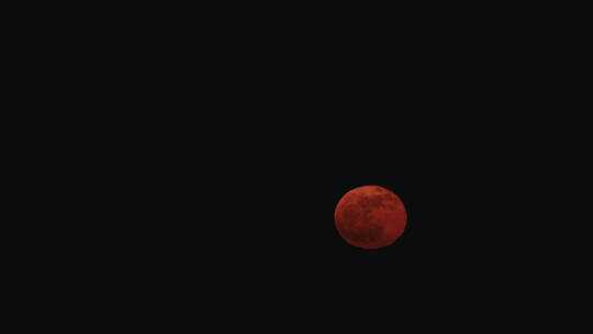 红色的月亮升起视频素材模板下载