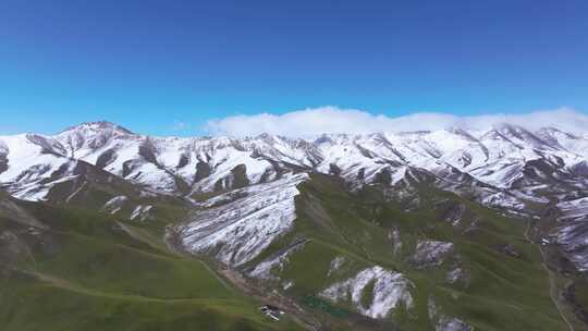 航拍青藏高原青海祁连山脉天境祁连雪山雪景