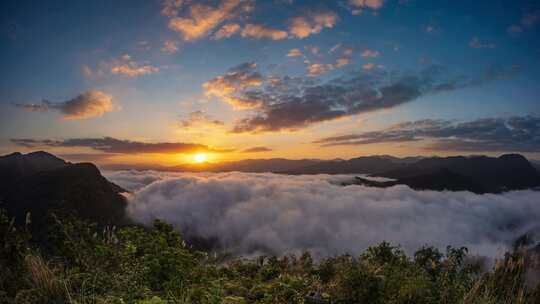 超级震撼！高山云海日出延时