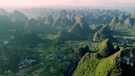 航拍广西桂林喀斯特地貌山川河流