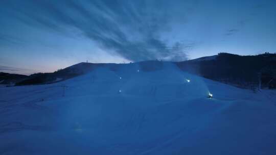 牙克石滑雪场人工造雪场景