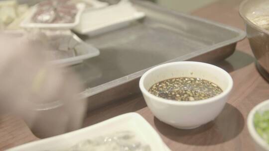 铜火锅涮火锅多种食材LOG视频素材