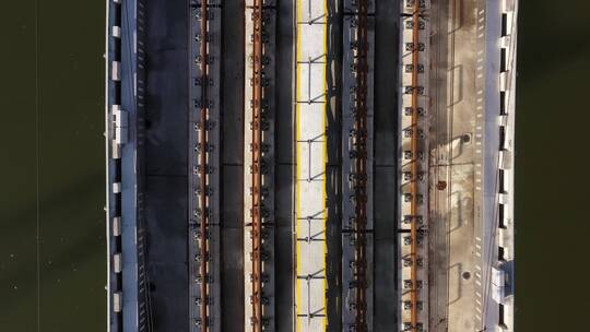 航拍桥上高铁建筑视频素材模板下载