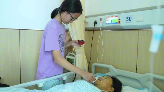 病人生病住院做手术