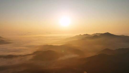 航拍千山云雾缭绕日出