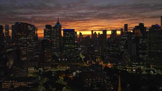 城市航拍墨尔本市中心摩天大楼日落夜景灯光