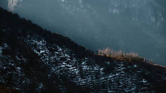 云南冬季大山视频雄浑大山积雪山脊视频素材模板下载