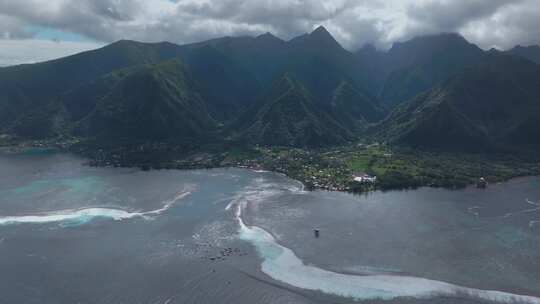 沿海Teahupoo大溪地无人机视图透视