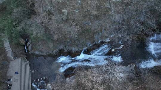 航拍山脉地质公园沟壑峰峦风光雄威高山湖泊