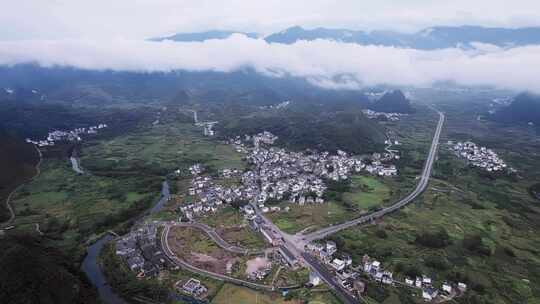 桂林山水烟雨漓江兴坪古镇航拍风光4K