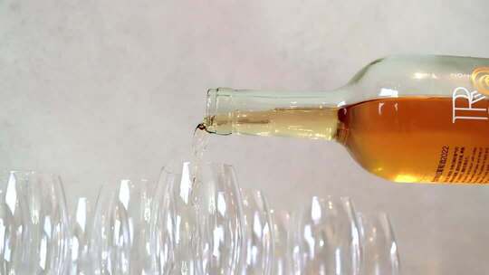 室内红酒架展示