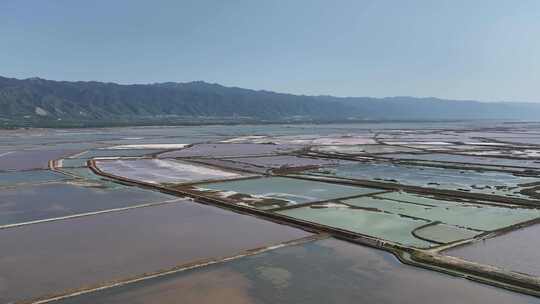 山西运城七彩盐湖