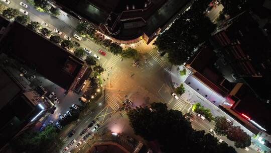 夜晚十字路口车流晚上城市路口交通航拍车辆