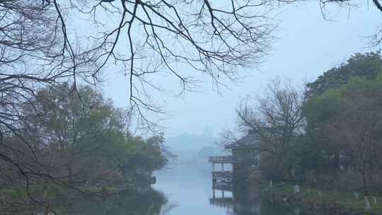 雾西湖雷峰塔风景