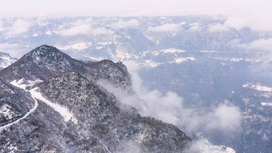 4k航拍恩施雪山雾凇峡谷风光