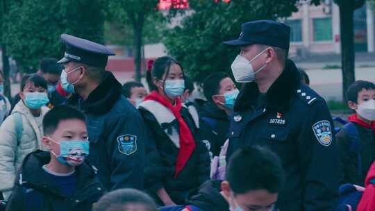 学生放学警察治安维护