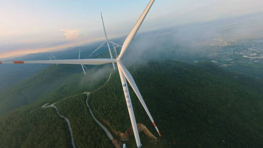 穿越机中国华能风力发电风车