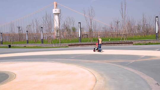 武汉洪山江滩公园滑板花园4K视频合集视频素材模板下载