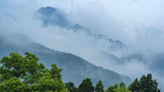 秦岭山脉云海云雾飘动