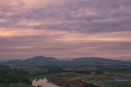 夏日晚霞中长焦风景素材