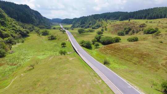 重庆武隆仙女山森林公园网红波浪公路