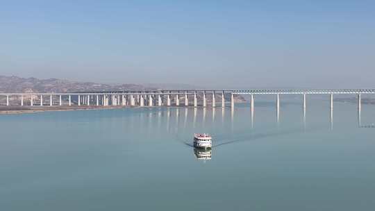 三门峡黄河天鹅号游轮、浩吉铁路桥