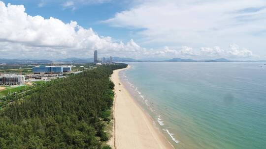 三亚海棠湾的海岸线