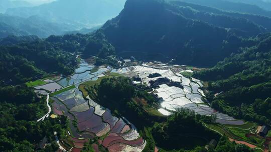 航拍山巅世外桃源土家族古寨梯田