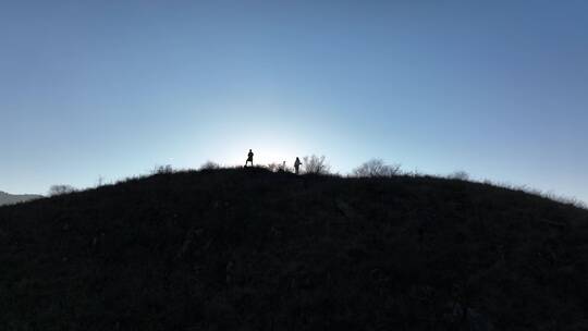 自然风光视频中国西部逆光高原湖泊高山阳光