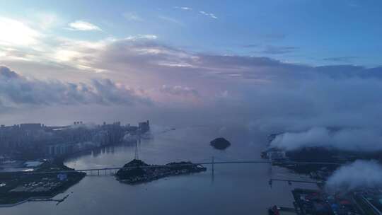 广东汕头岛屿旅游区海湾大桥清晨云海航拍