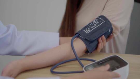 医学 测血压 量血压视频素材模板下载