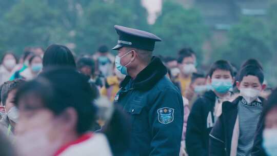 学生放学警察治安维护