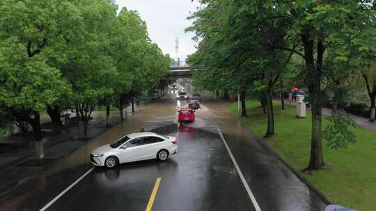 2024年6月下旬黄山市暴雨后洪水来袭