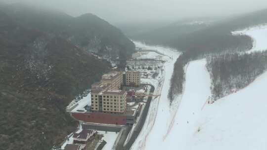 高山雪场雪道滑雪