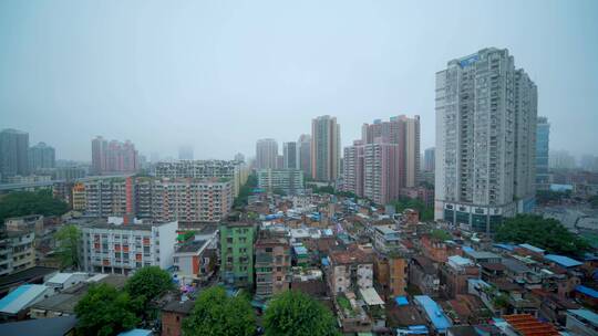 广州城中村城市建筑群雨雾天气