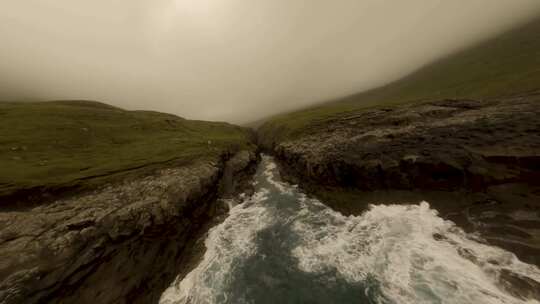 峡谷，丘陵，岩石悬崖，Fpv