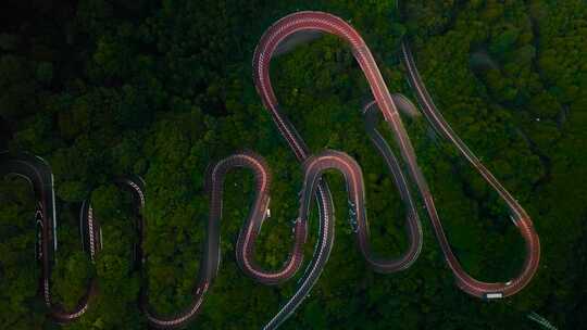 4K-俯拍盘山公路上的汽车