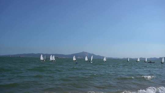 蓝色海洋大海海上帆船实拍