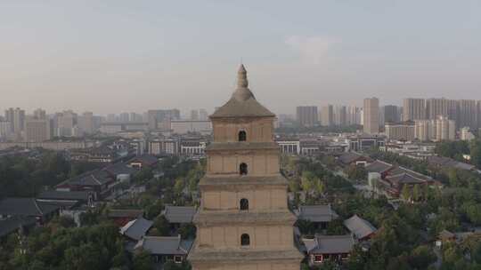 航拍视角下的西安大雁塔全景