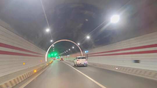 自驾游四川甘孜雅康高速二郎山隧道