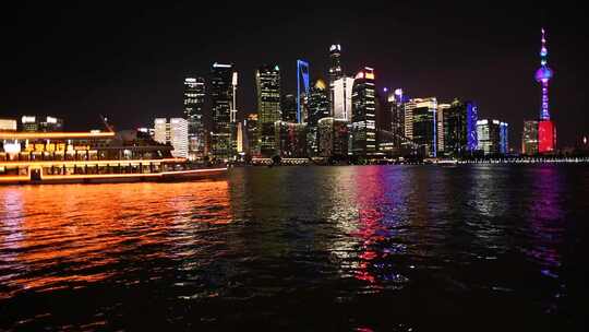 上海黄浦江陆家嘴外滩城市夜景