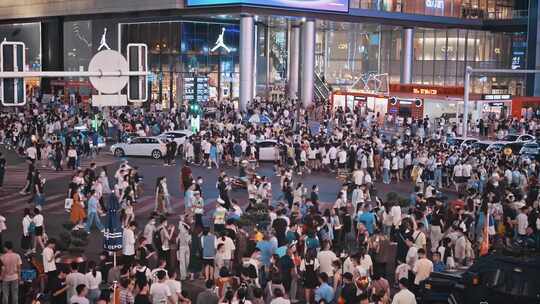 长沙黄兴路步行街夜景人山人海