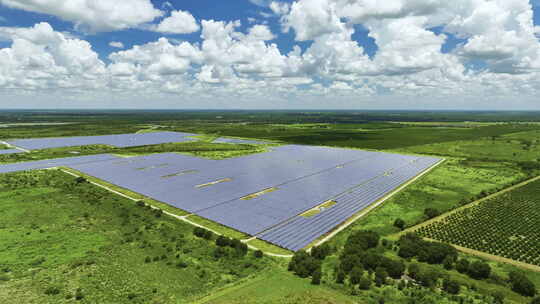 采用太阳能光伏电池板生产清洁能源的可持续