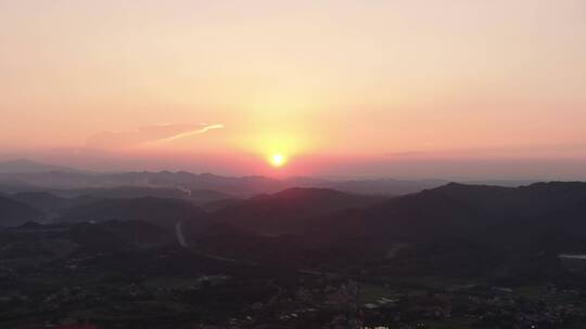 航拍山川日落晚霞夕阳西下